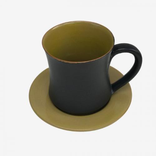 Tasse vert et noir en faÏence